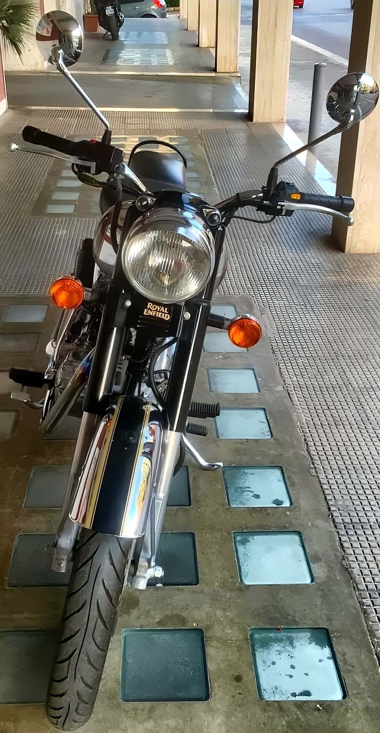Royal Enfield Classic 500