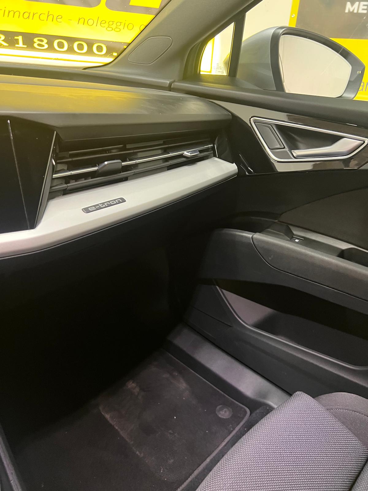AUDI Q4 e-tron Sportback  40 Business Advanced