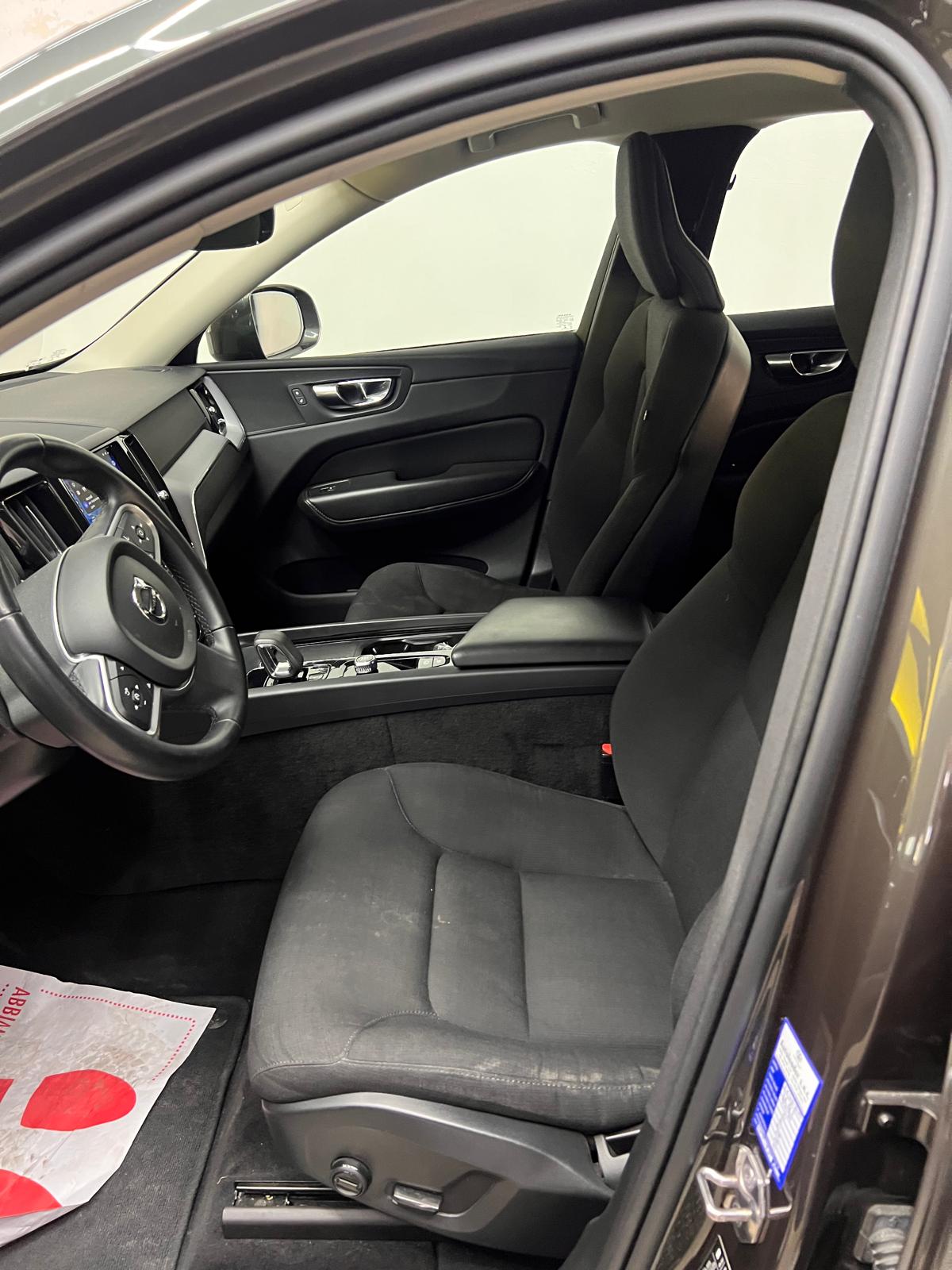 Volvo XC60 II 2022 2.0 b4 Inscription awd auto
